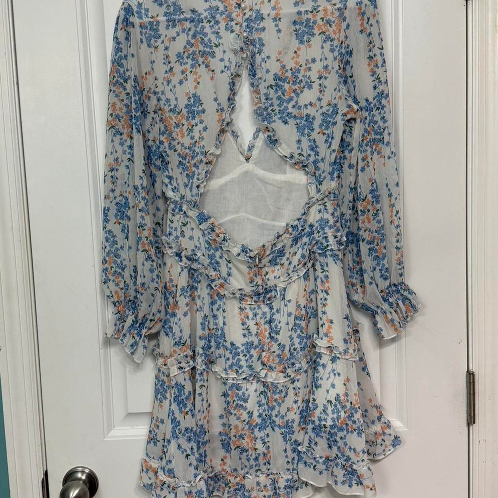 Selfie Leslie keyhole dress in blue, white, peach - Picture 3 of 5